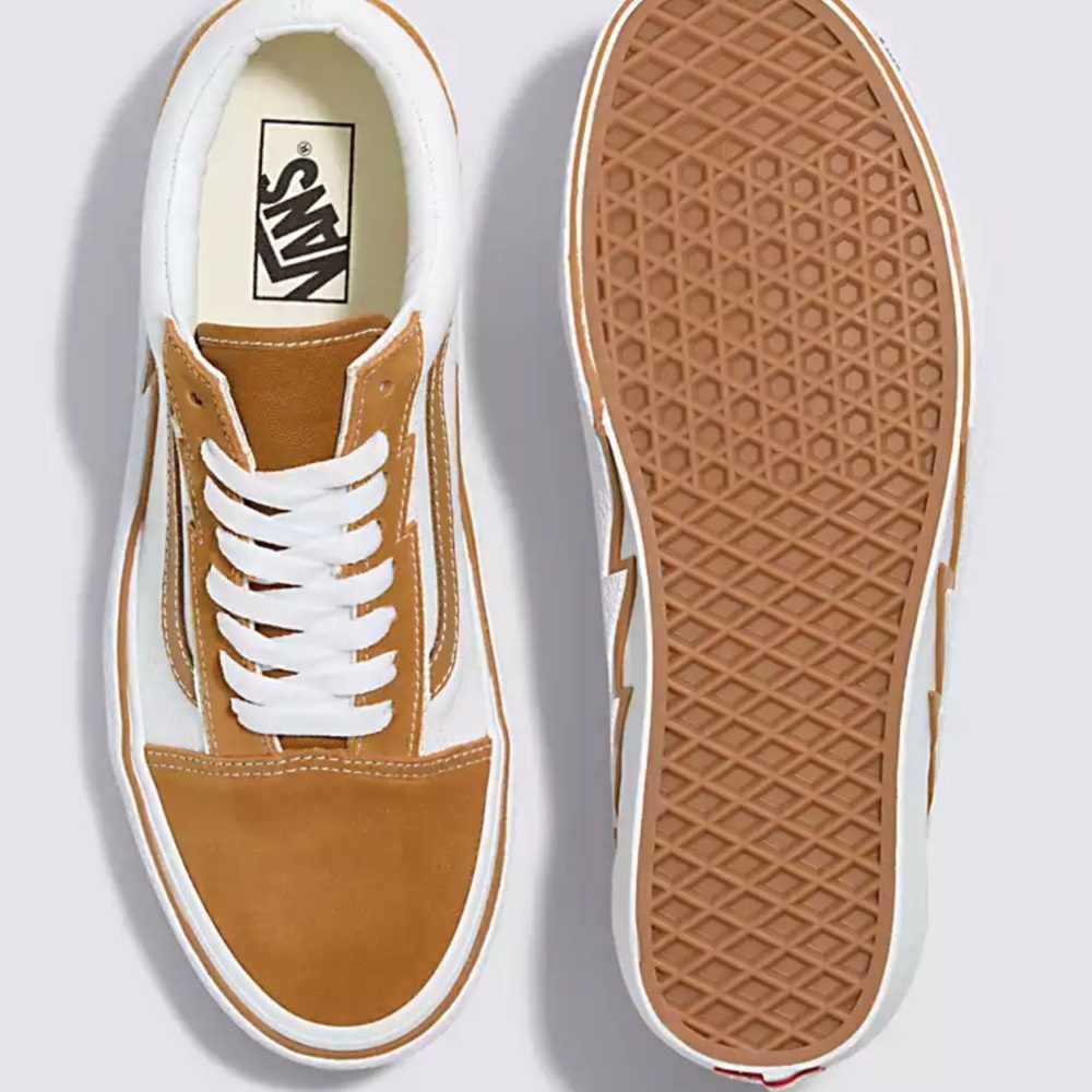 Vans Men’s Old Skool Bolt
Cathay Spice
VN0009Q5KFR sneakers - Picture 7 of 16